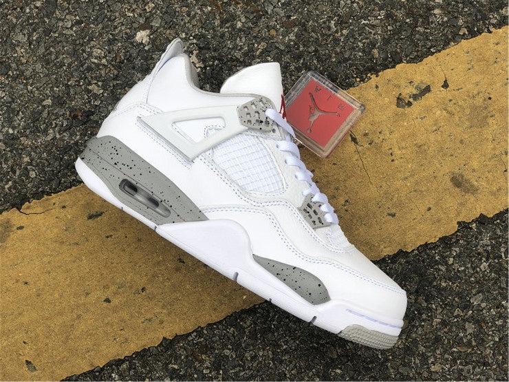 AIR JORDAN 4