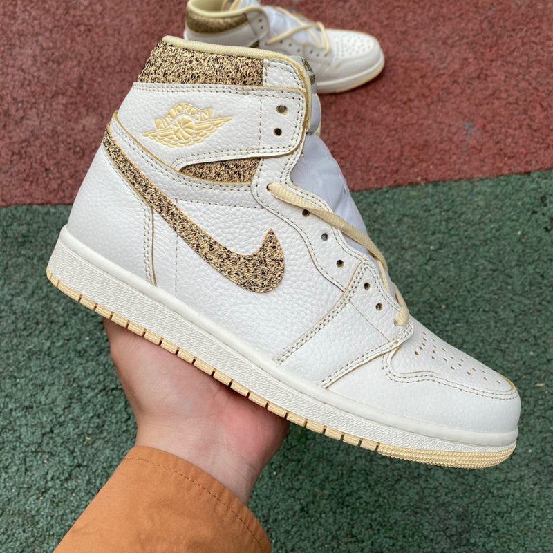 NIKE AIR JORDAN 1