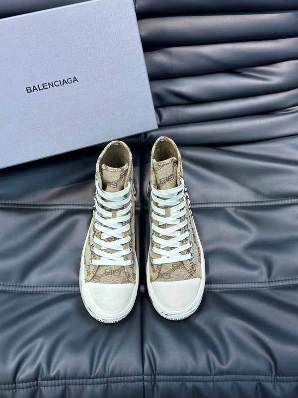 BALENCIAGA