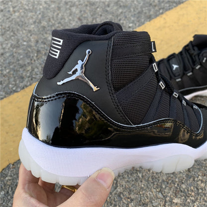 AIR JORDAN 11