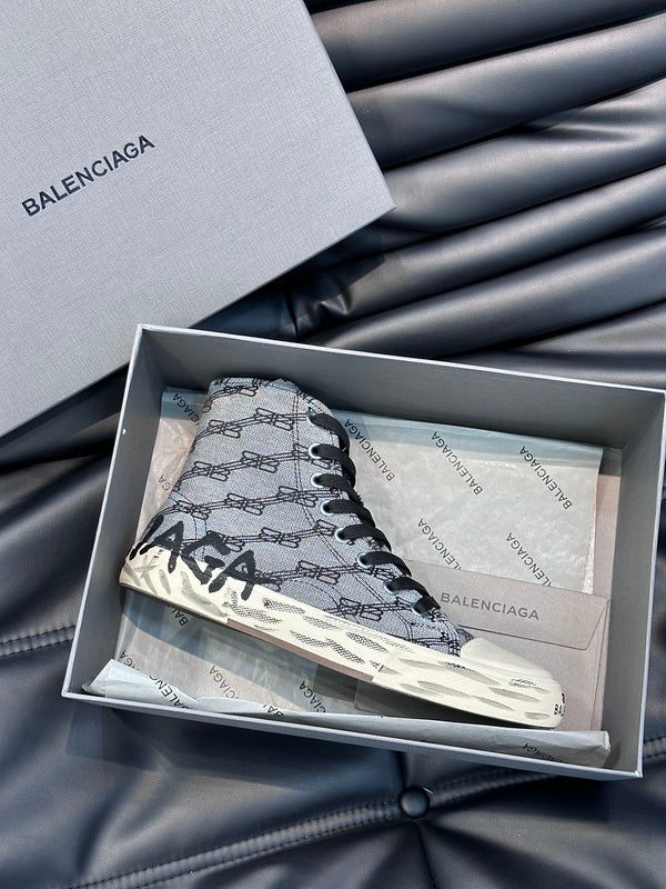 BALENCIAGA