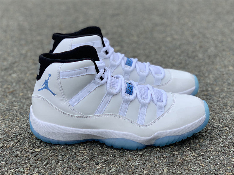 AIR JORDAN 11