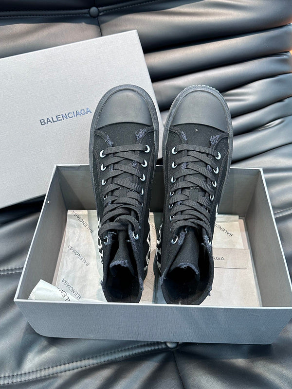 BALENCIAGA