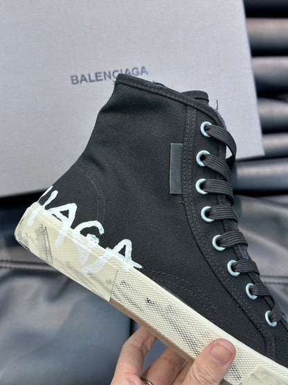 BALENCIAGA