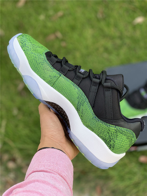 AIR JORDAN 11