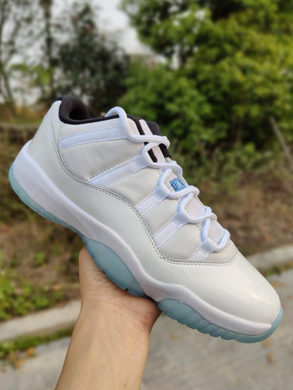 AIR JORDAN 11