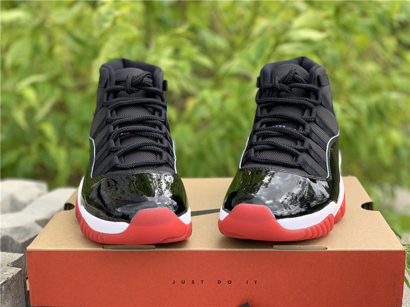 AIR JORDAN 11