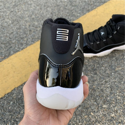 AIR JORDAN 11