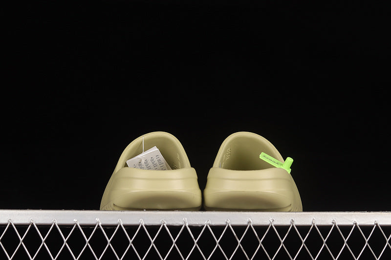 ADIDAS YEZZY SLIDE