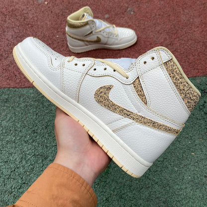 NIKE AIR JORDAN 1