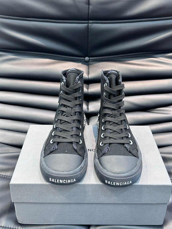 BALENCIAGA