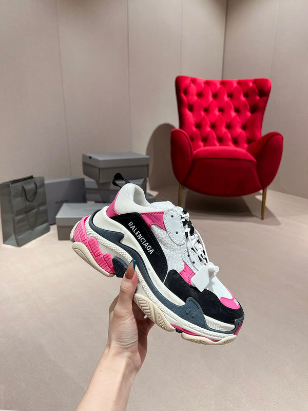 BALENCIAGA