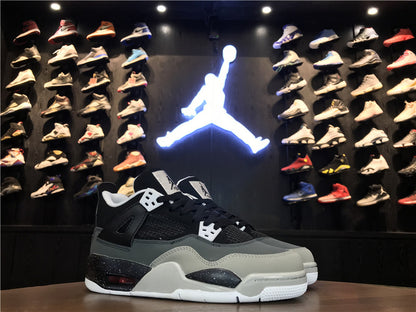 AIR JORDAN 4