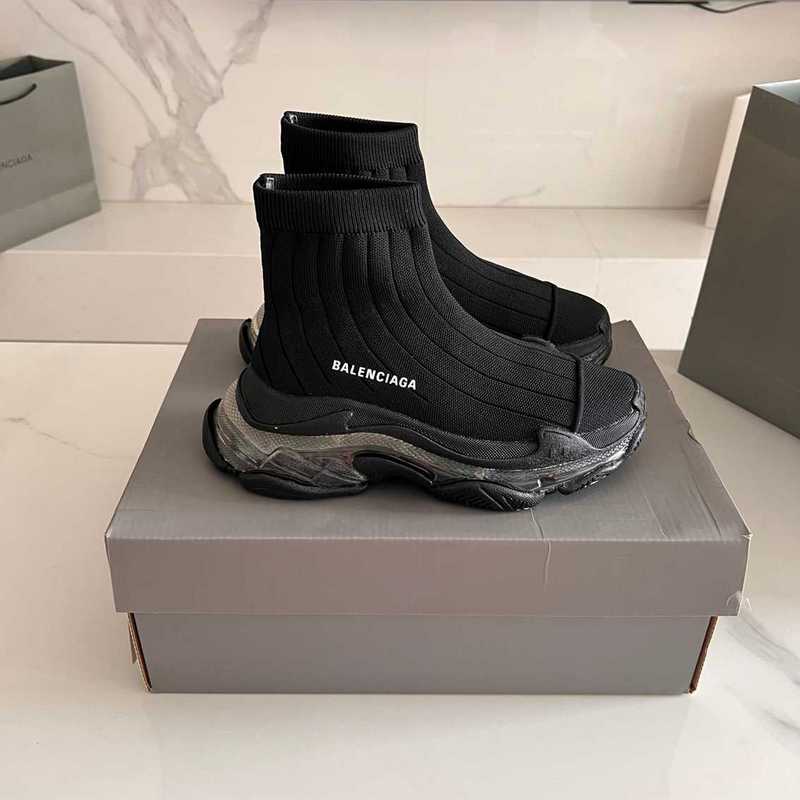 BALENCIAGA