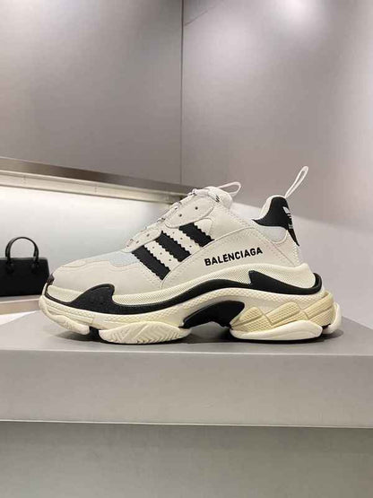 BALENCIAGA