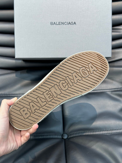 BALENCIAGA