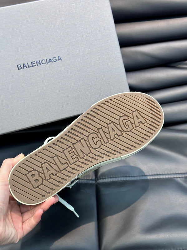 BALENCIAGA