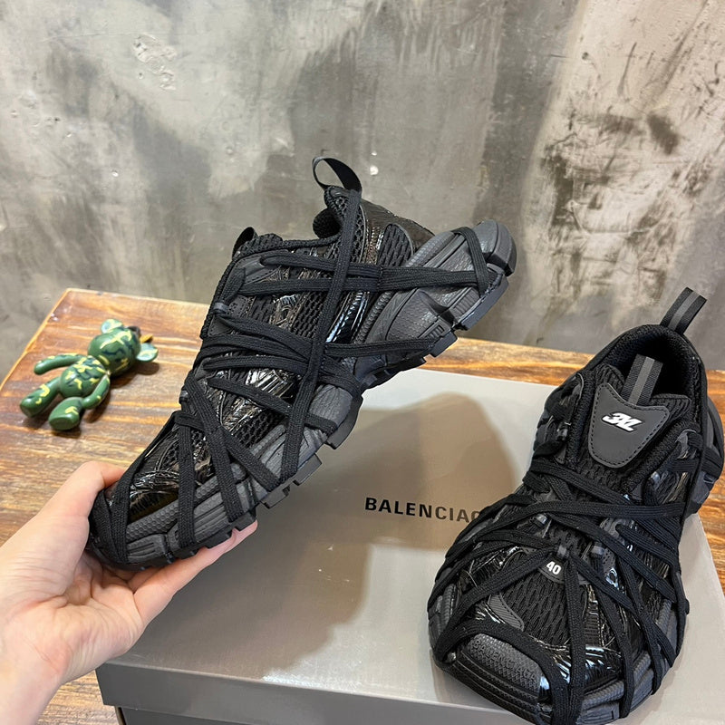 BALENCIAGA