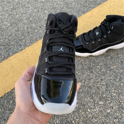 AIR JORDAN 11