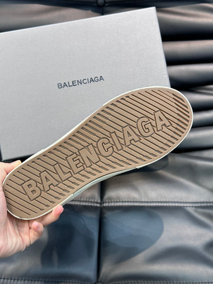 BALENCIAGA