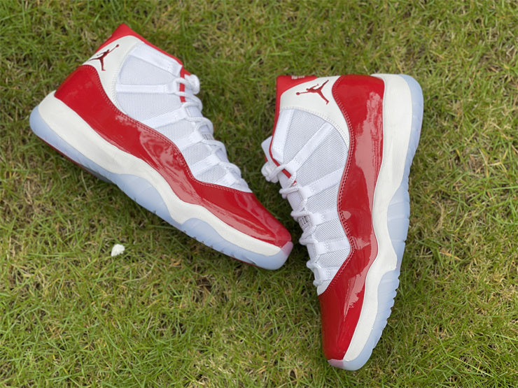 AIR JORDAN 11