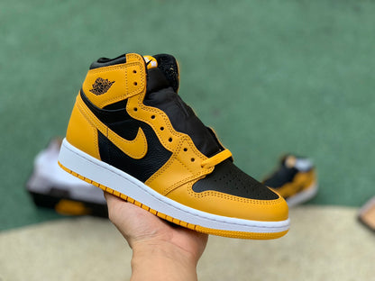 NIKE AIR JORDAN 1