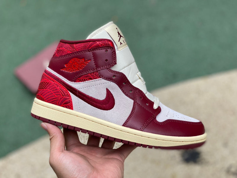 NIKE AIR JORDAN 1