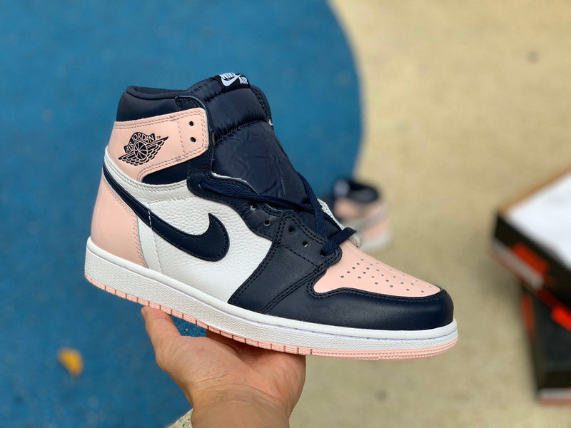 NIKE AIR JORDAN 1