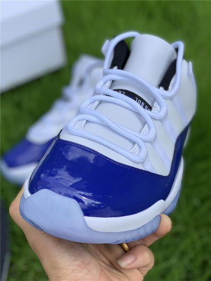 AIR JORDAN 11