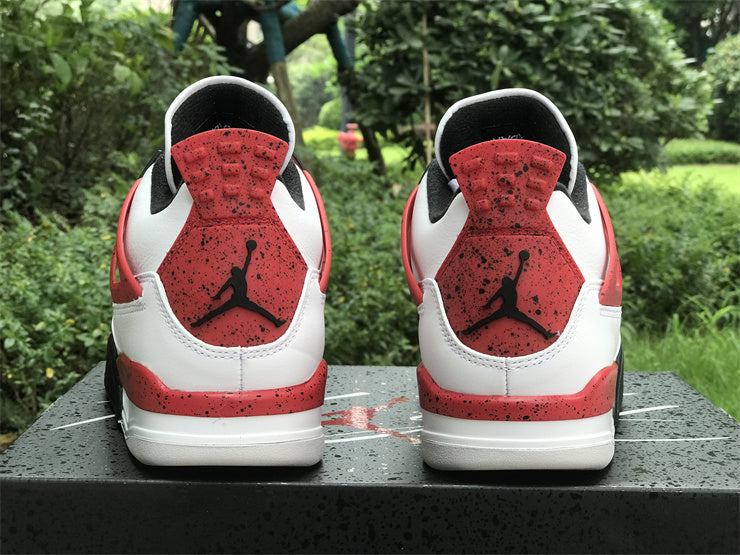 AIR JORDAN 4